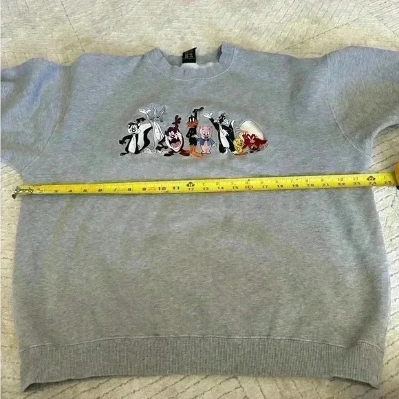 Warner brothers embroidered Luney tunes  sweatshirt M - Picture 3 of 6